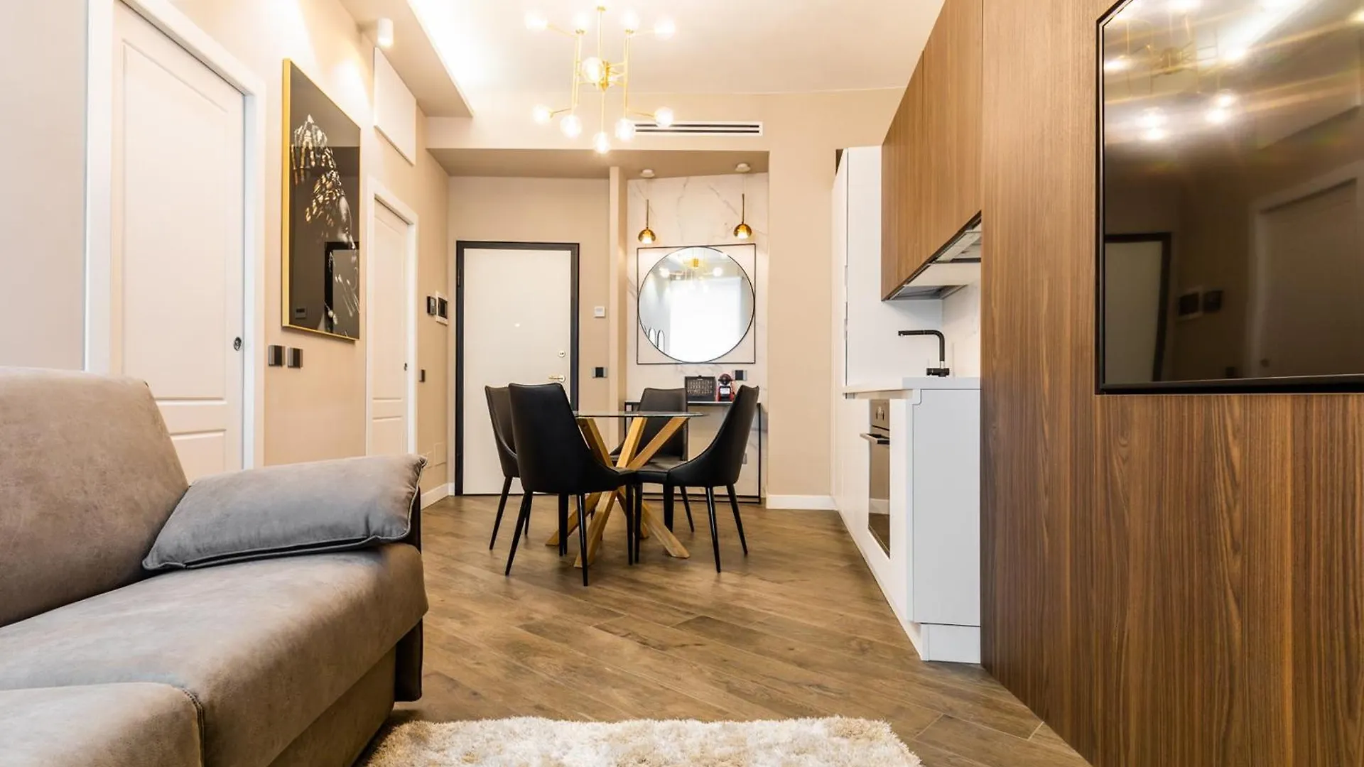 Duomo Elegant Apartment Milan Italy