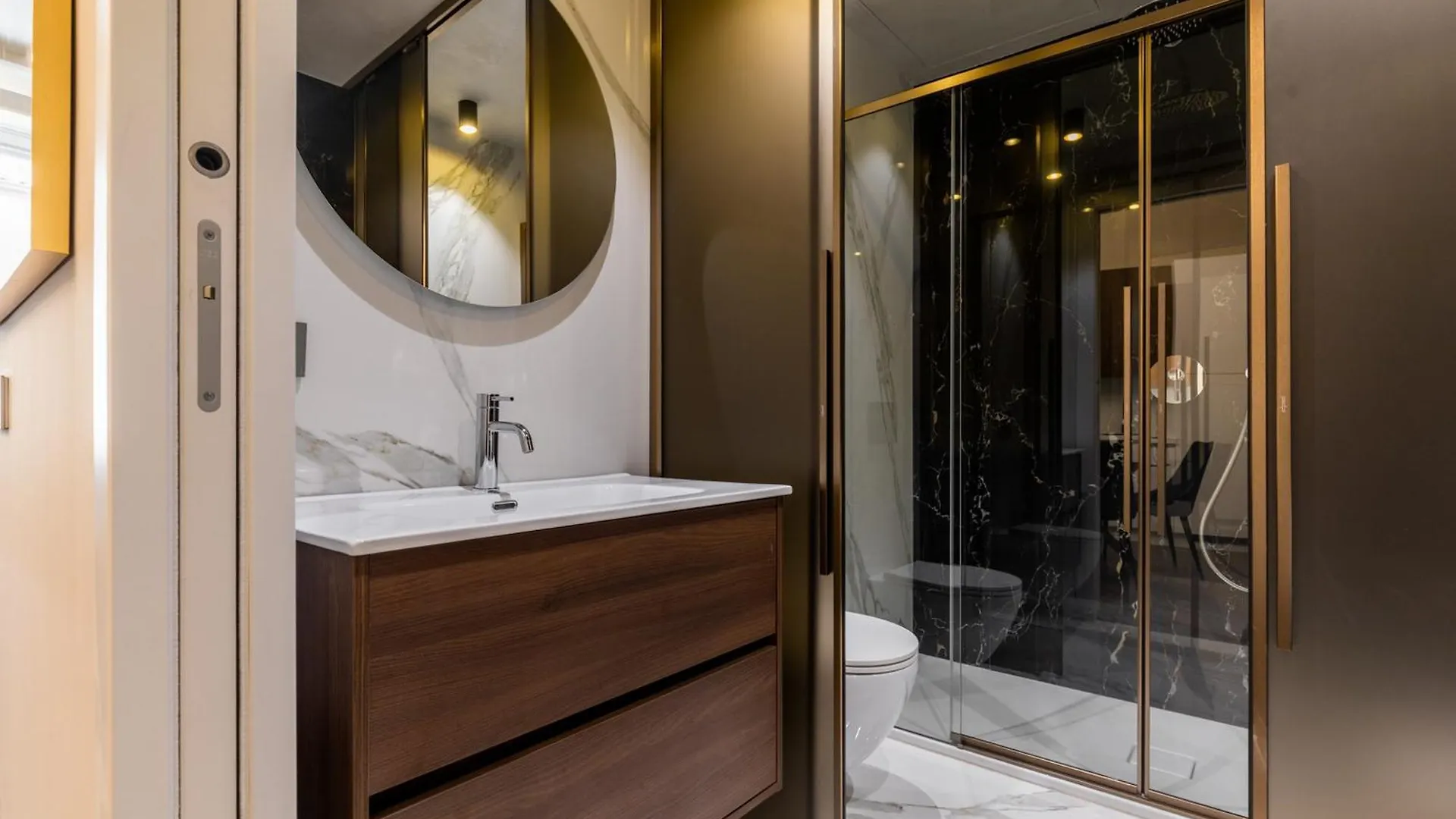 Duomo Elegant Apartment Milan 0*,